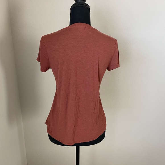 Forever 21 Burnt Red/Orange Vneck Shirt Size Small - Picture 3 of 9